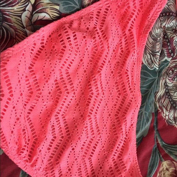 Bikini - Picture 6 of 8